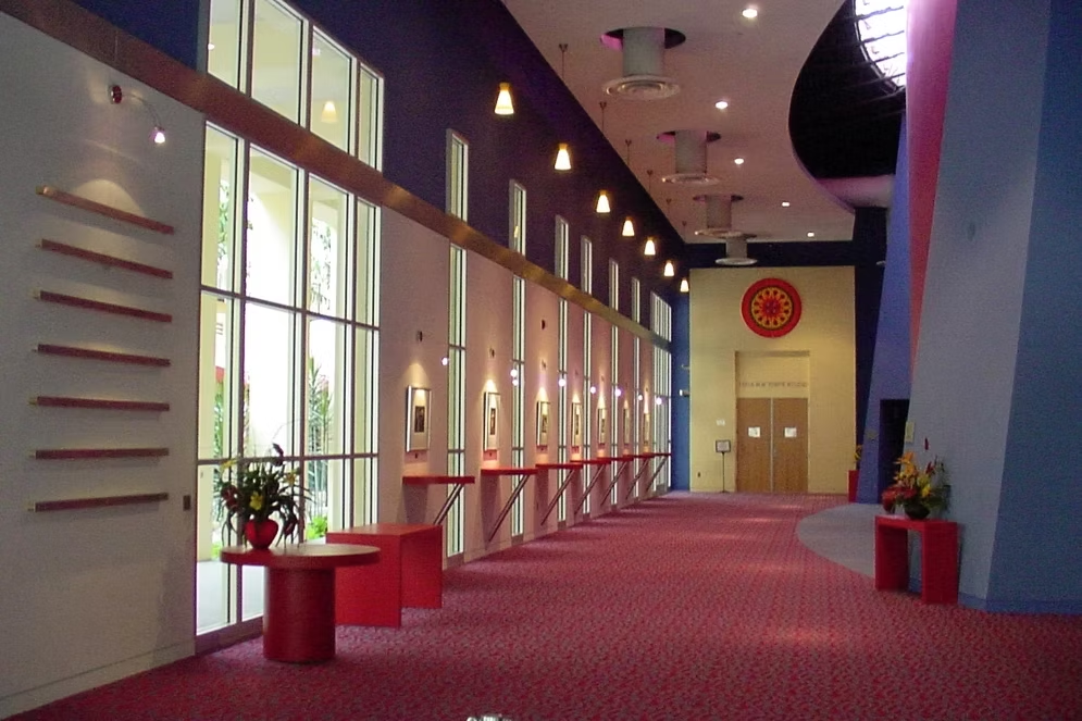 1999lobby