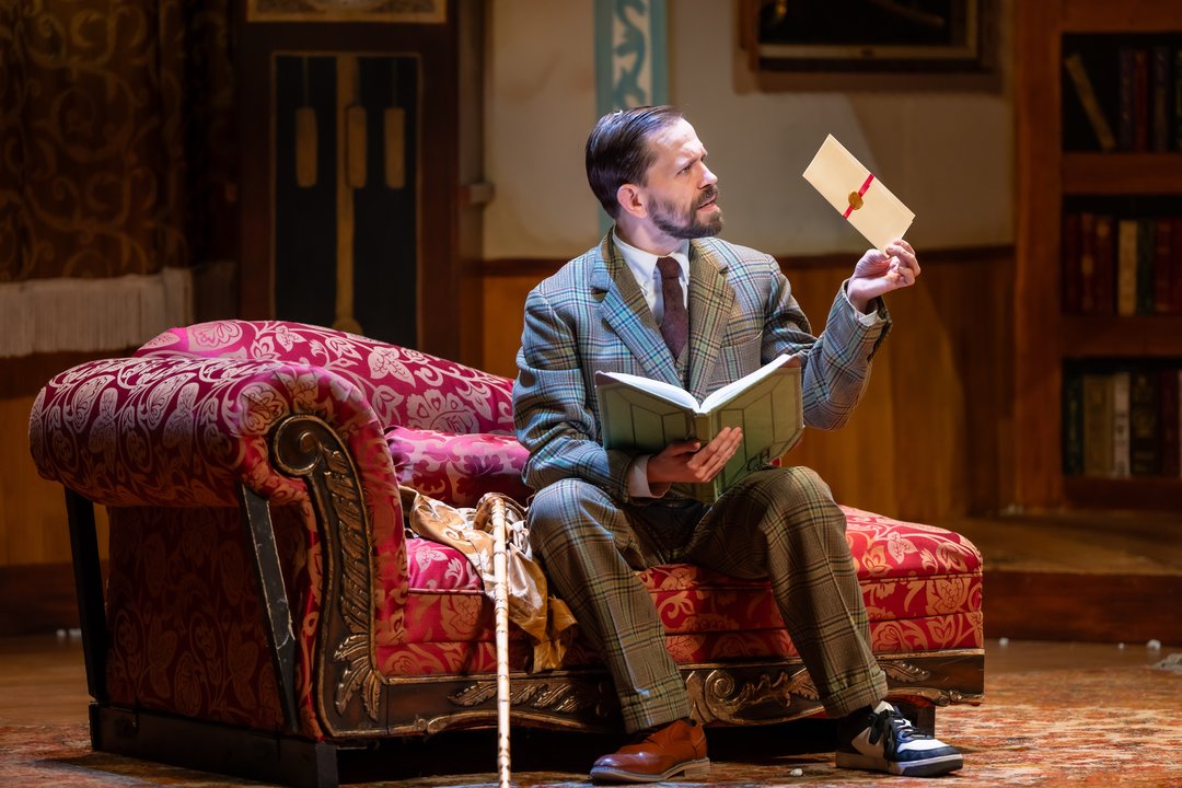 The Play that Goes Wrong 2025